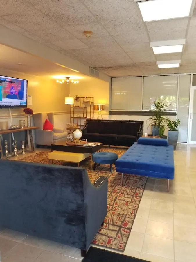 Newly Remodeled Cozy Unit Sarasota Cay Club Close To Airport, Beaches And Shops Aparthotel