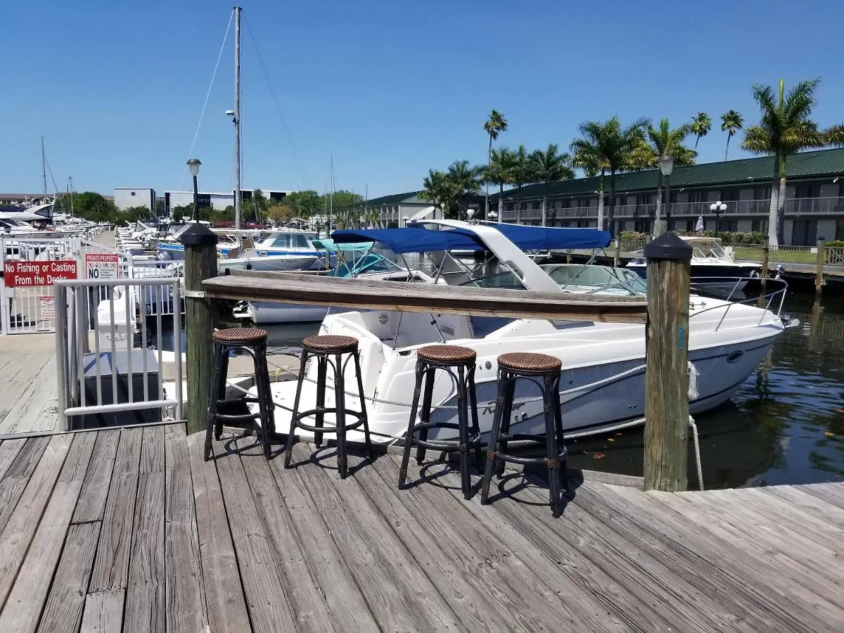Newly Remodeled Cozy Unit Sarasota Cay Club Close To Airport, Beaches And Shops Aparthotel